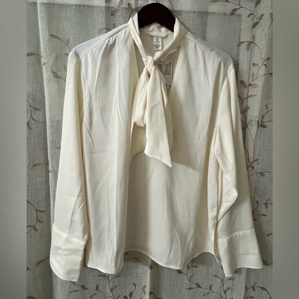 H&M Cream Blouse with Bow Detail Size Medium/Large